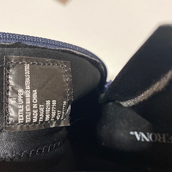 Blue and white floral booties with 3.5 inch heel - Picture 7 of 8